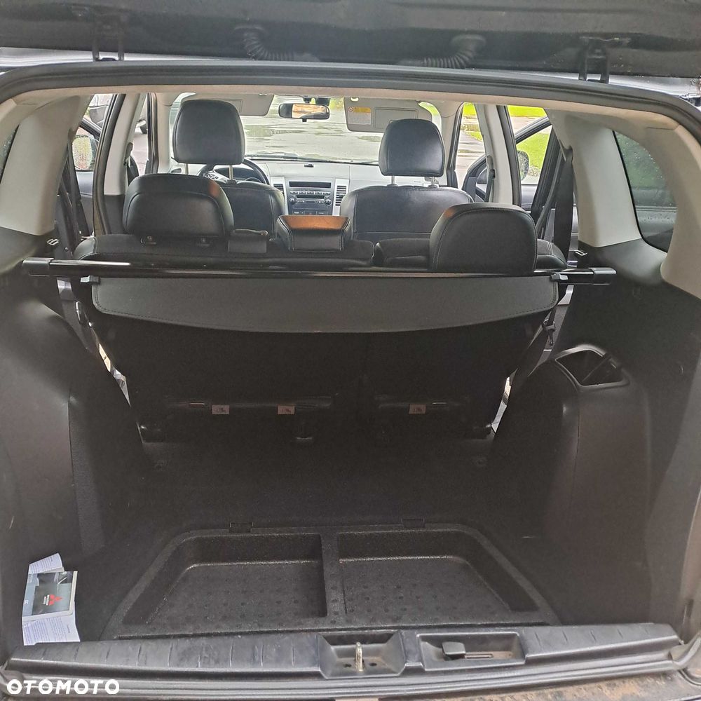 Mitsubishi Outlander - 8