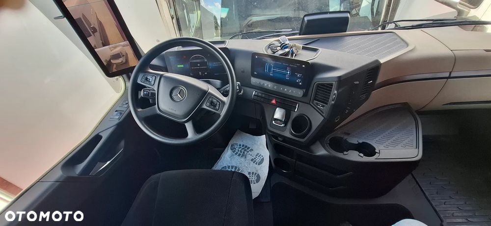 Mercedes-Benz Actros - 23