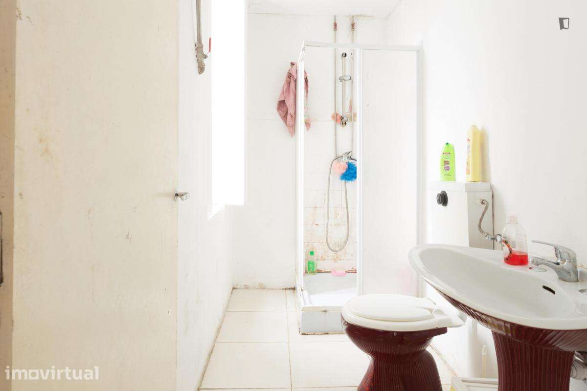 Quarto - localizado em Cedofeita Porto - Grande imagem: 5/22