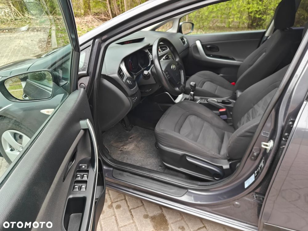Kia Ceed - 12