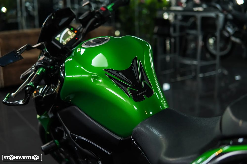 Kawasaki ZR 900 Akrapovic Full Titanium - 32