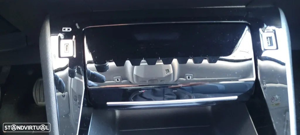 Peugeot 2008 1.2 PureTech Allure Pack - 37