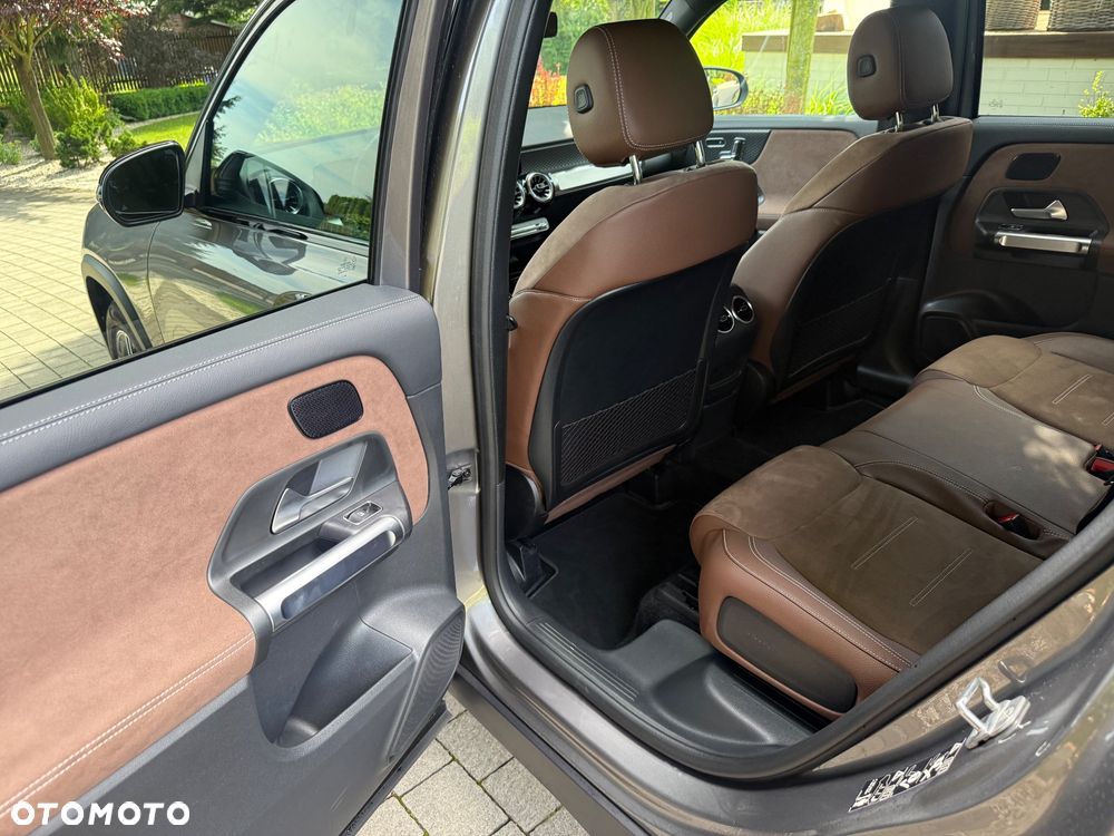 Mercedes-Benz GLB 200 d 4-Matic AMG Line 8G-DCT - 24