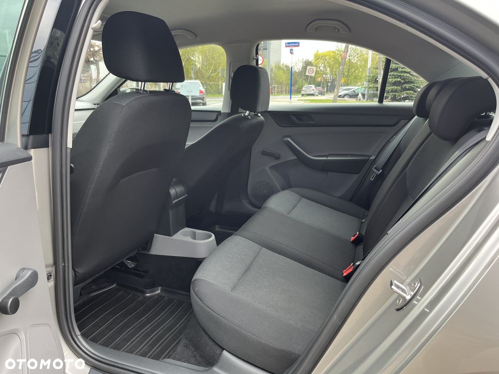 Skoda RAPID 1.6 TDI DPF Edition - 9