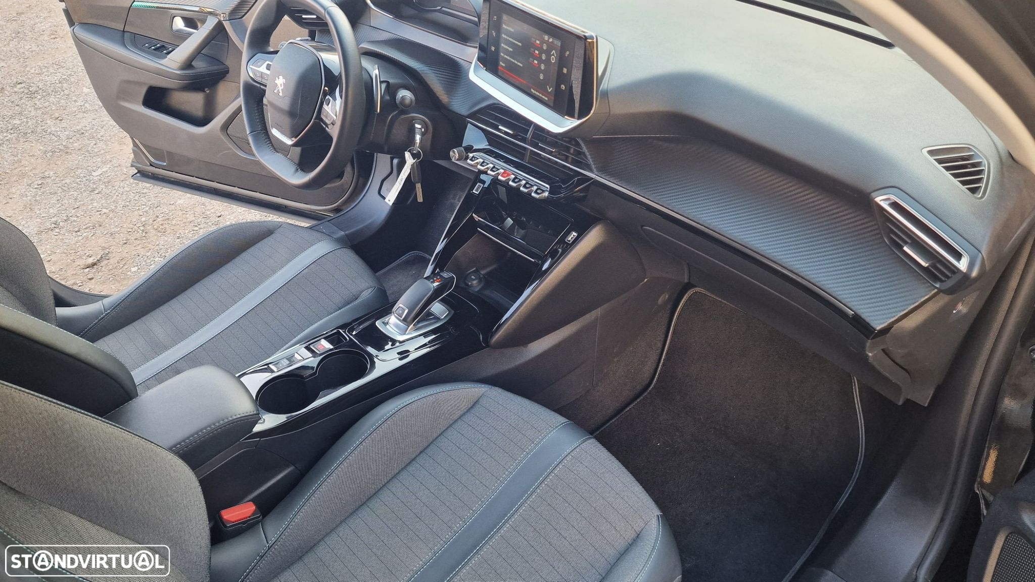Peugeot 2008 1.5 BlueHDi Allure EAT8 - 28
