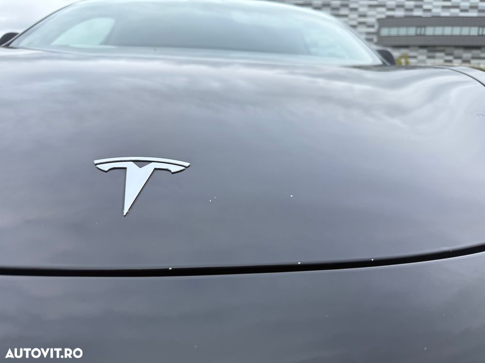 Tesla Model 3 - 11