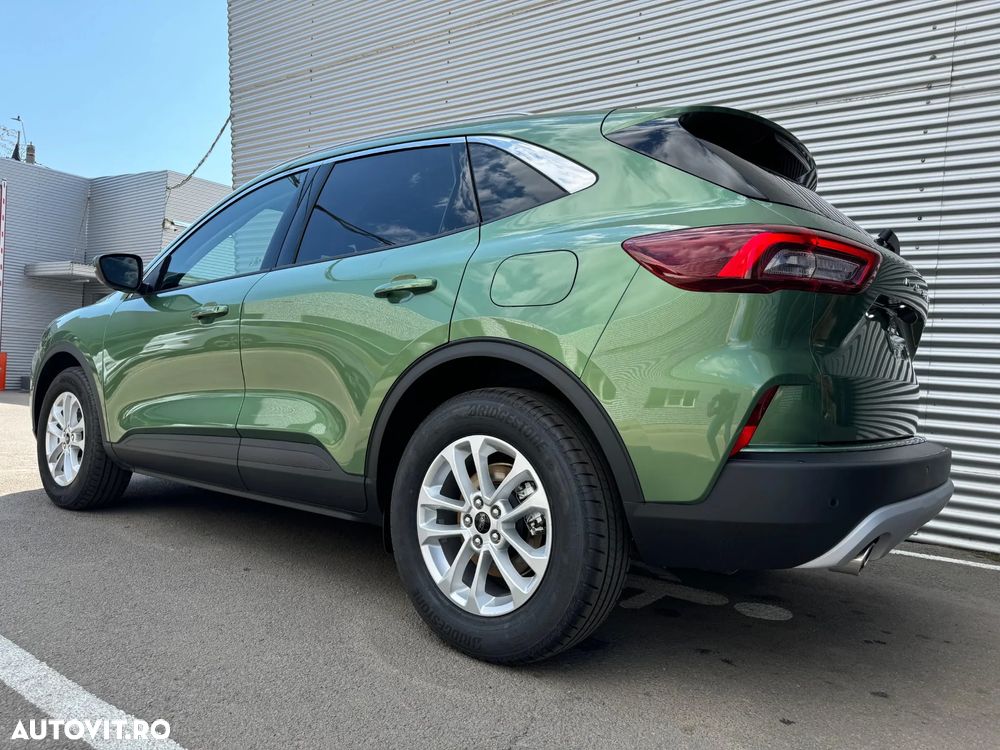 Ford Kuga 1.5 EcoBoost A8 FWD Titanium - 4