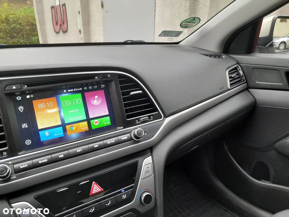 Hyundai Elantra 1.6 Classic + - 18