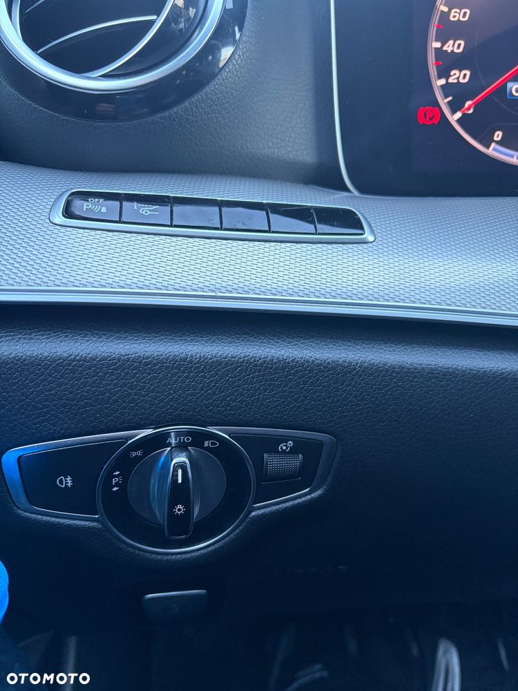 Mercedes-Benz Klasa E 220 d 4-Matic Avantgarde - 8