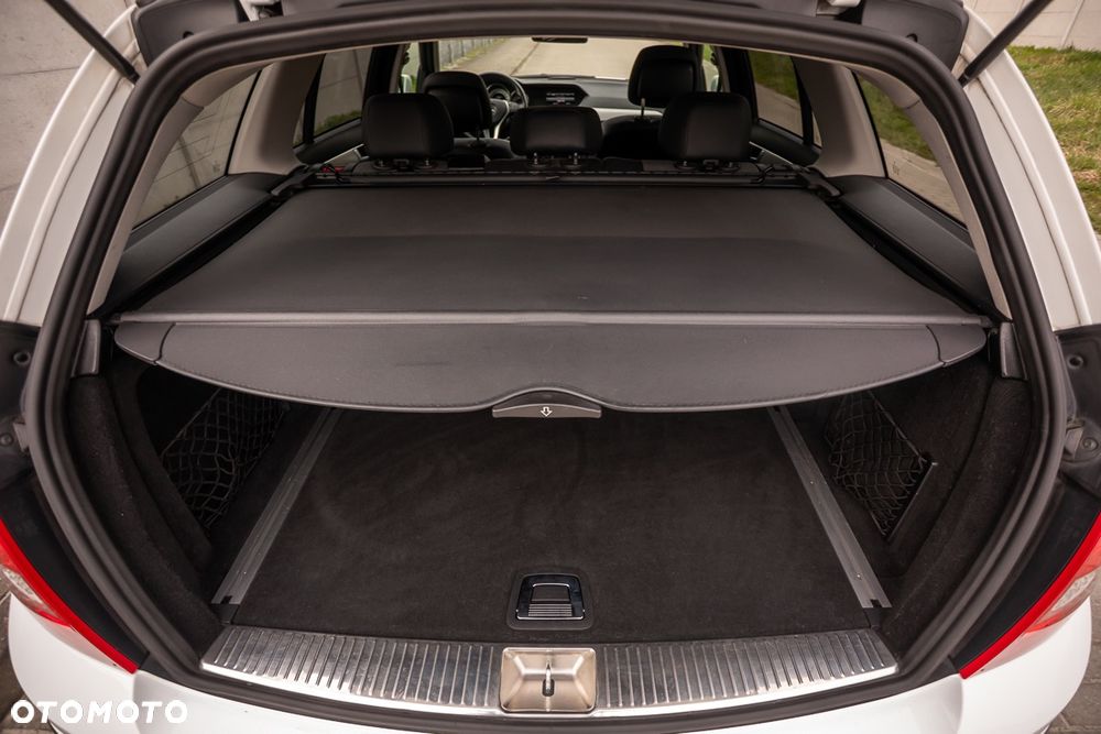 Mercedes-Benz Klasa C 180 (BlueEFFICIENCY) Avantgarde - 40