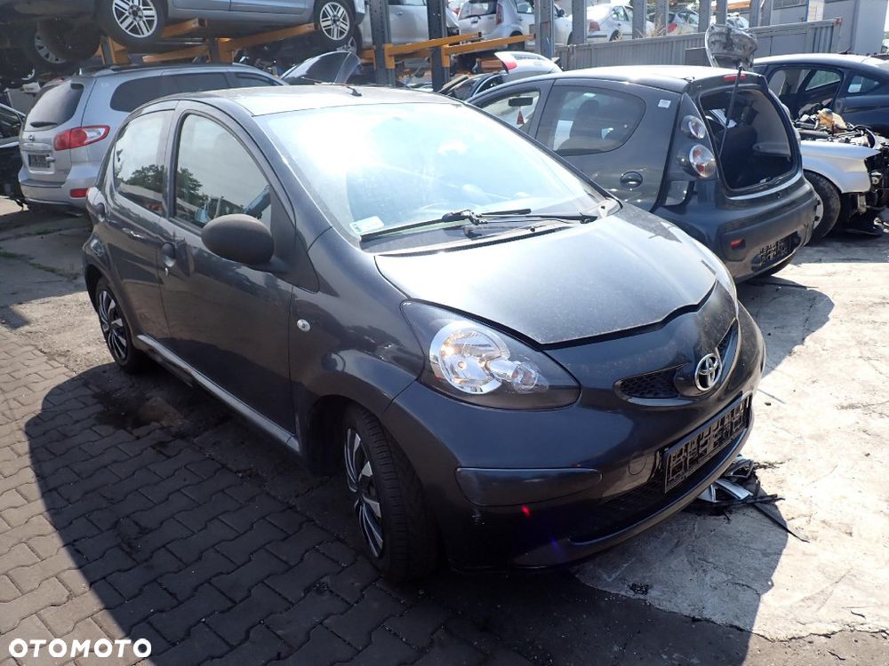 CZĘŚCI - Toyota Aygo I 1,0 67KM 1KR-FE 1KR-B52 HB 5D 5B lakier 1E0 2008r. INDEX - 10223 - 2