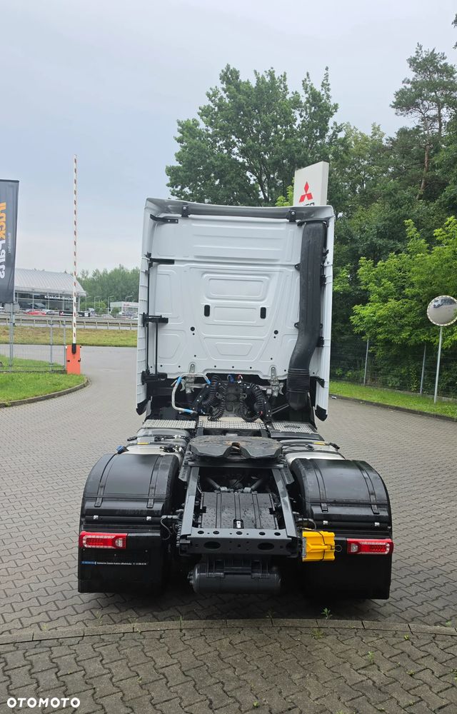Mercedes-Benz actros - 4