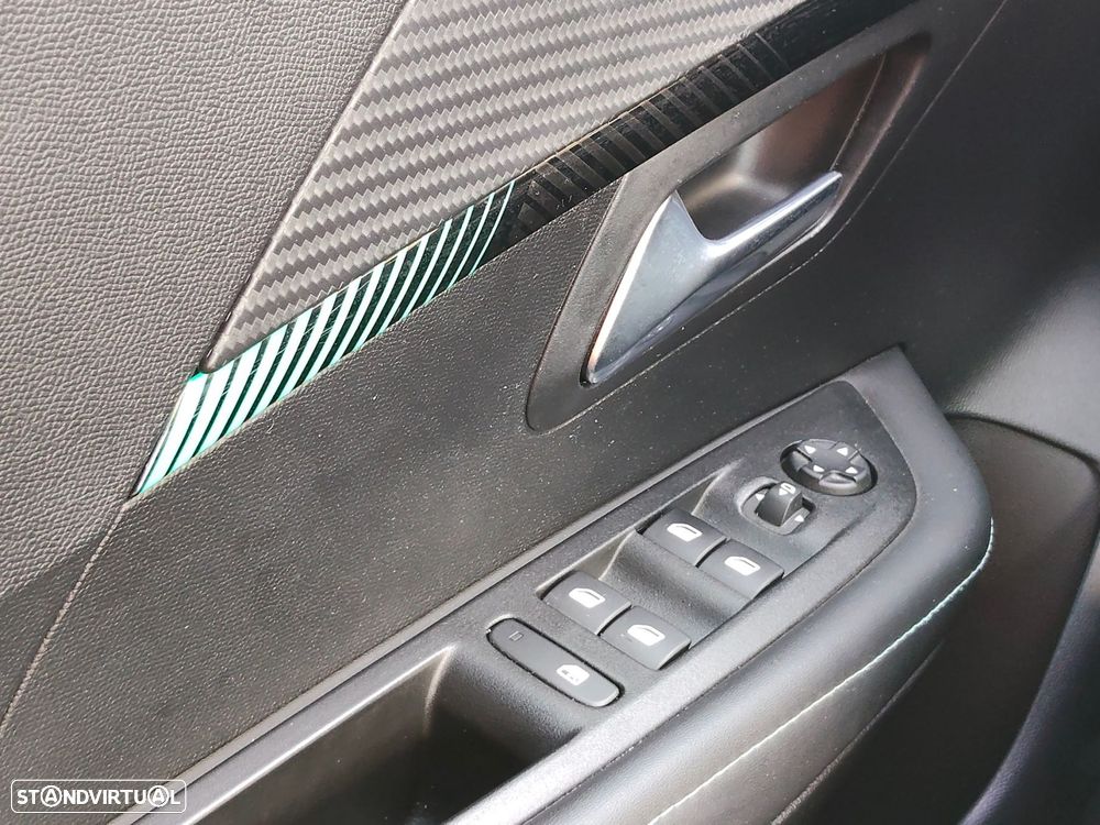 Peugeot e-208 50 kWh Allure Pack - 11