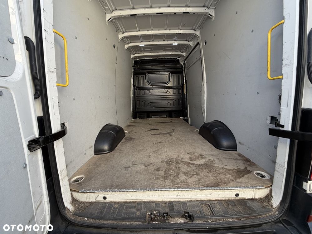 Volkswagen E-CRAFTER - 34