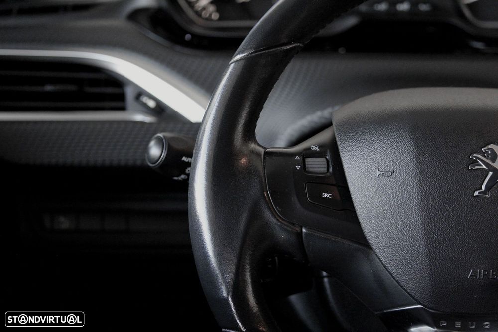 Peugeot 208 1.2 PureTech Style - 16