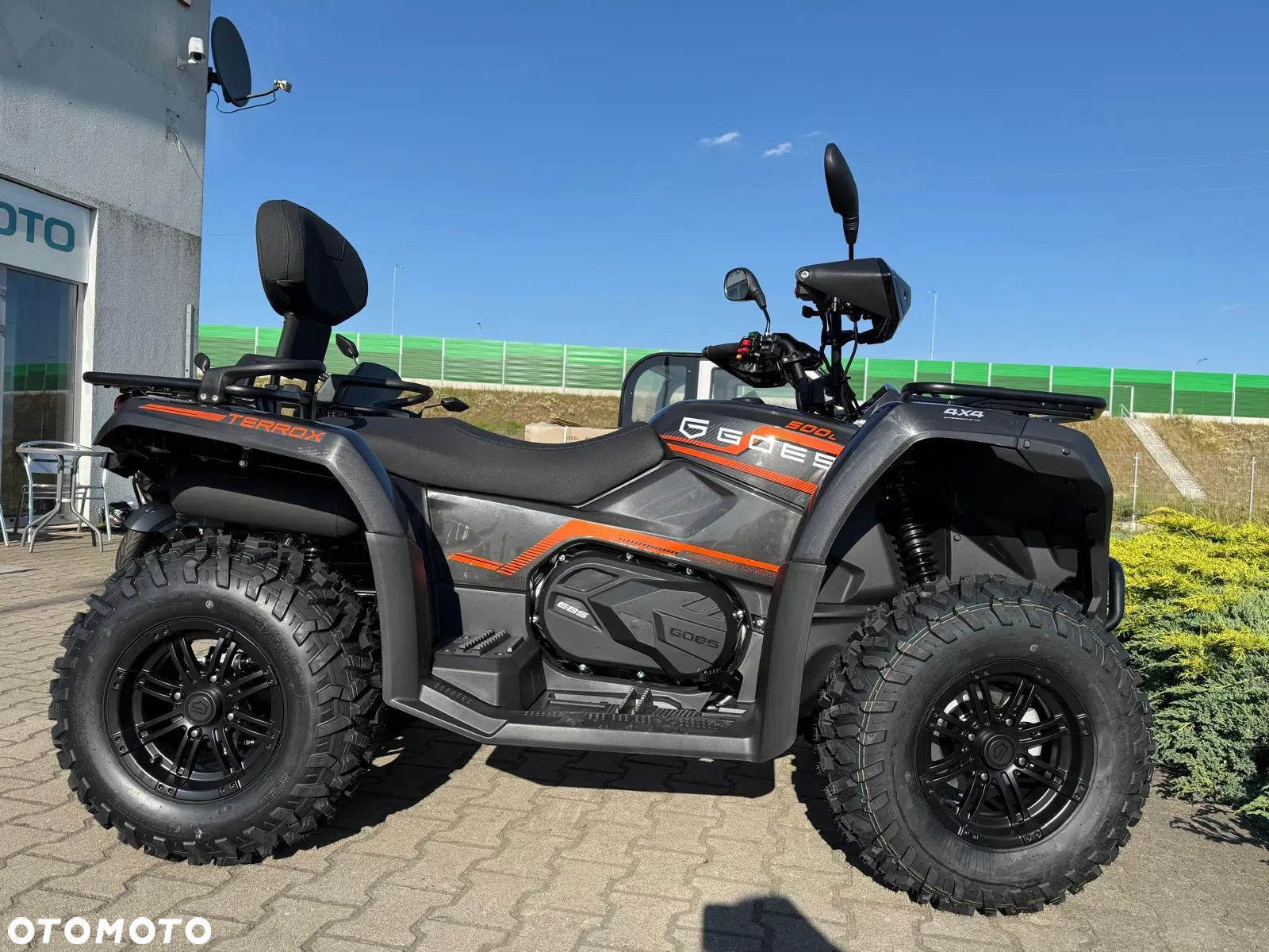 CFMoto CForce - 8