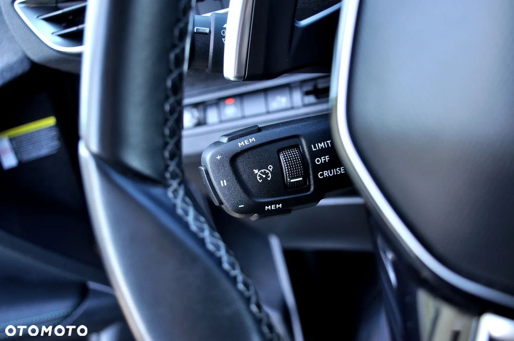 Peugeot 3008 BlueHDi 130 Stop & Start EAT8 Allure - 28