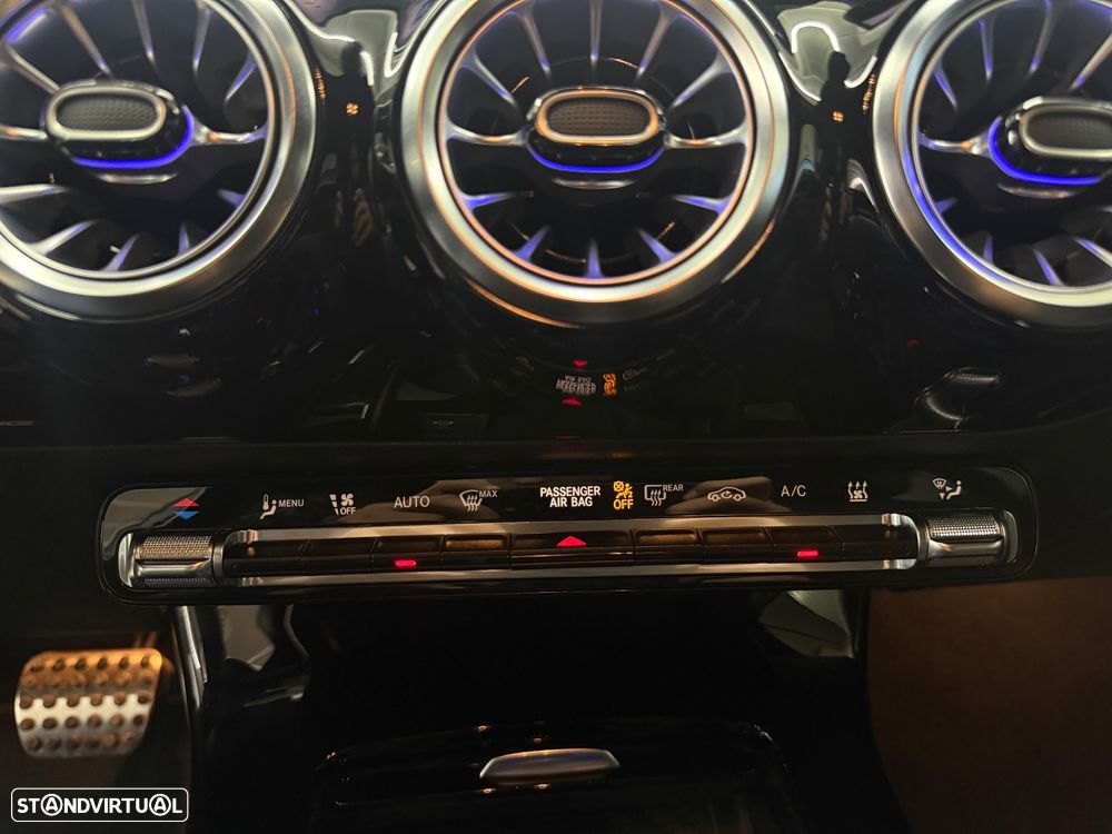 Mercedes-Benz A 250 Limousine e 8G-DCT AMG Line - 34