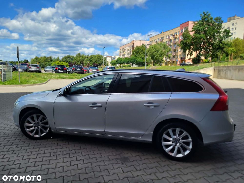 Volvo V60 D4 Momentum - 19