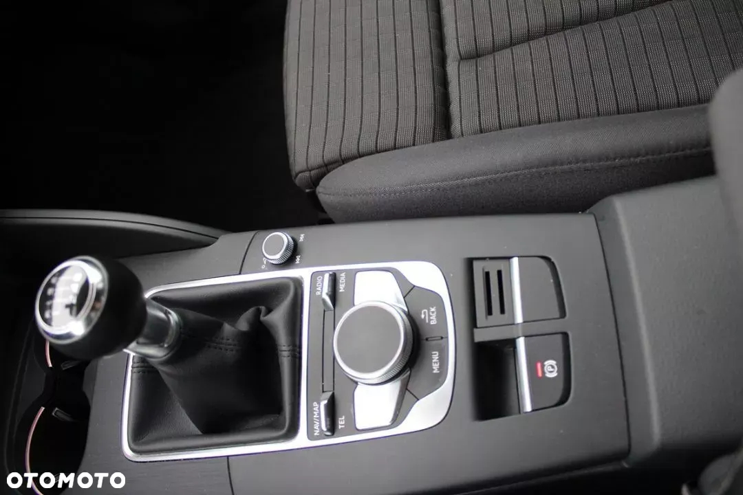 Audi A3 1.6 TDI Sport - 15