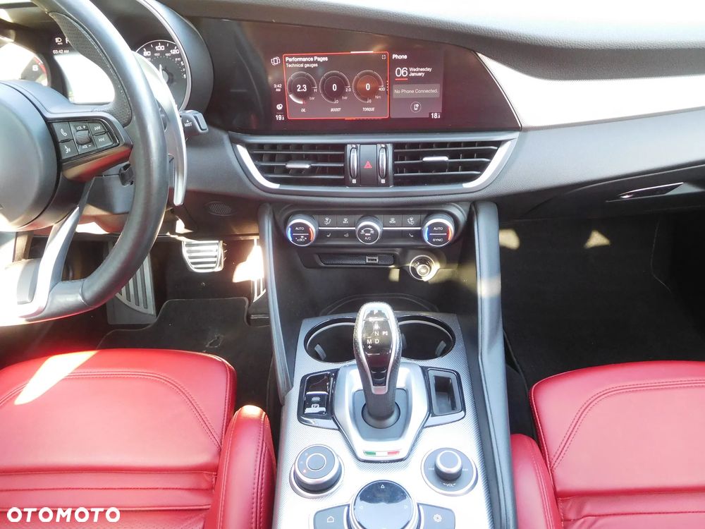 Alfa Romeo Giulia - 36