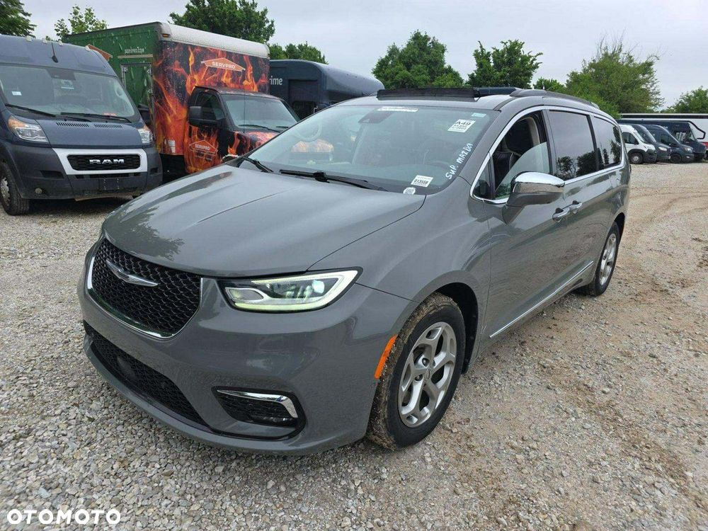 Chrysler Pacifica - 1