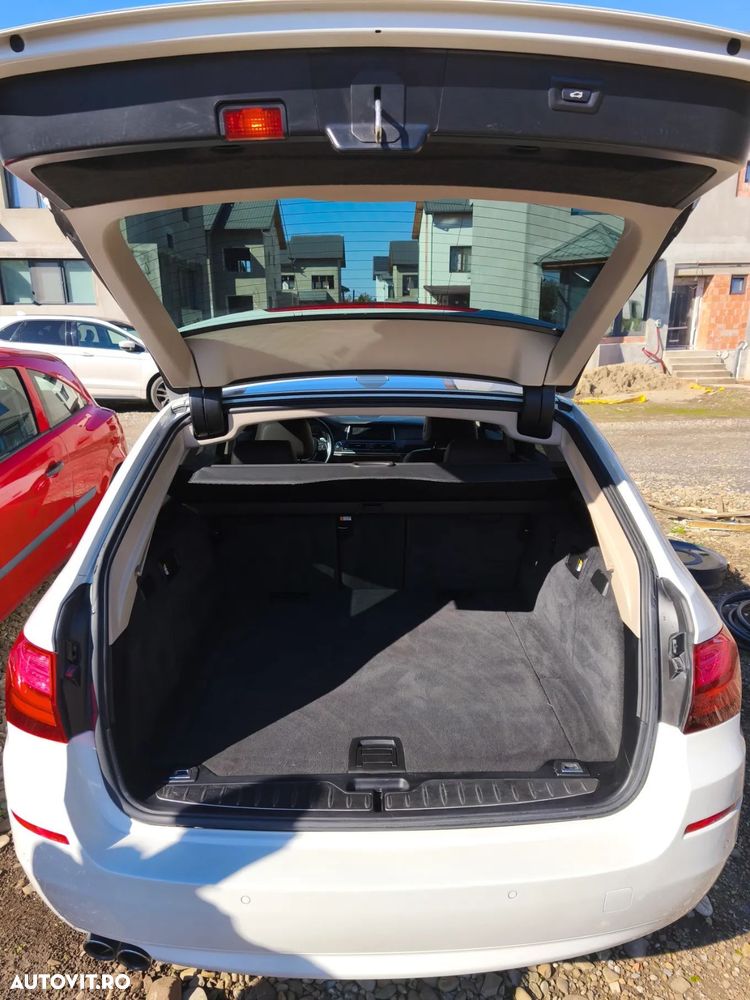 BMW Seria 5 525d xDrive Touring Sport-Aut. Luxury Line - 36