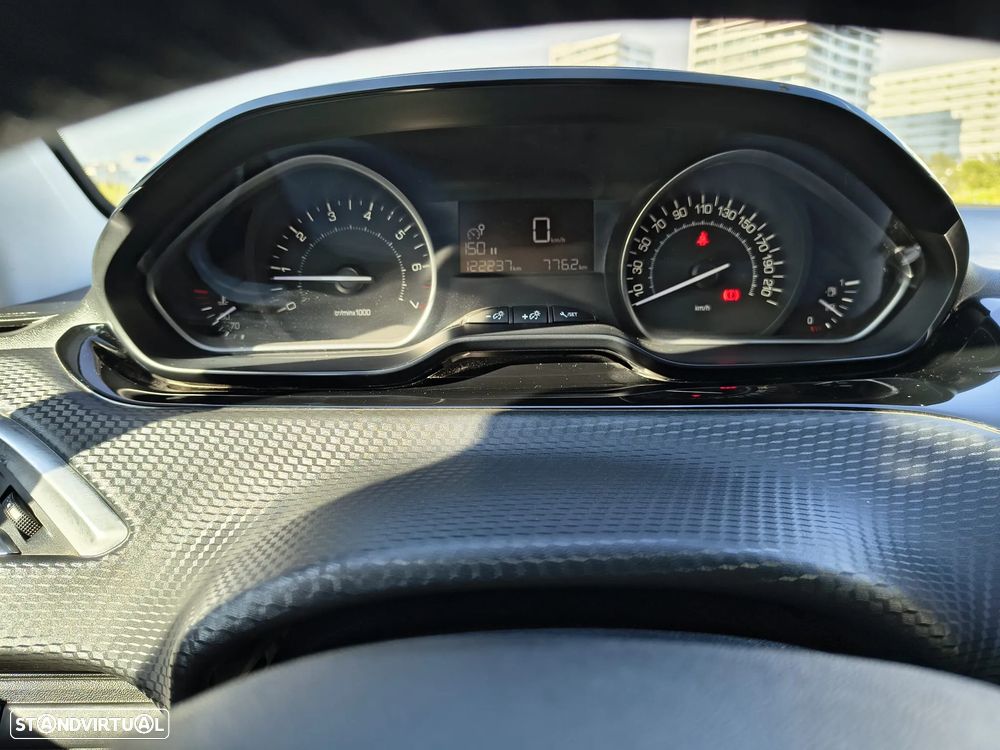 Peugeot 2008 1.2 PureTech Style - 7