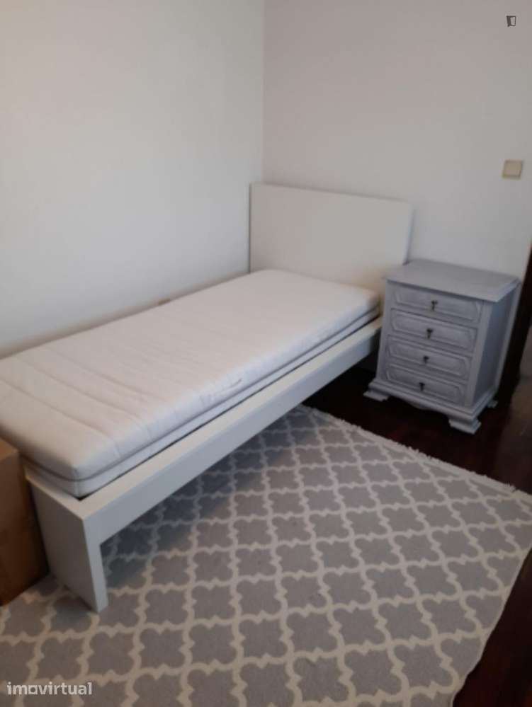Quarto - localizado em Pedrouços Porto - Grande imagem: 2/11