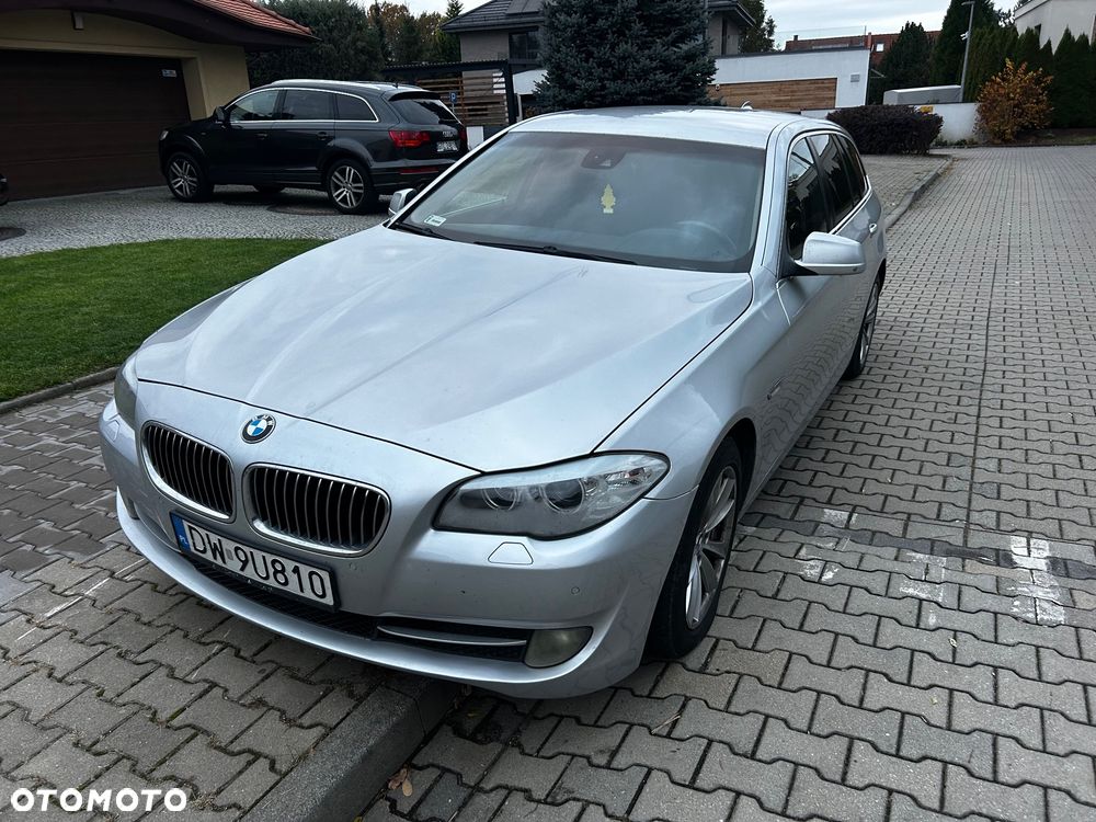 BMW 5 Series 2012 photo 2
