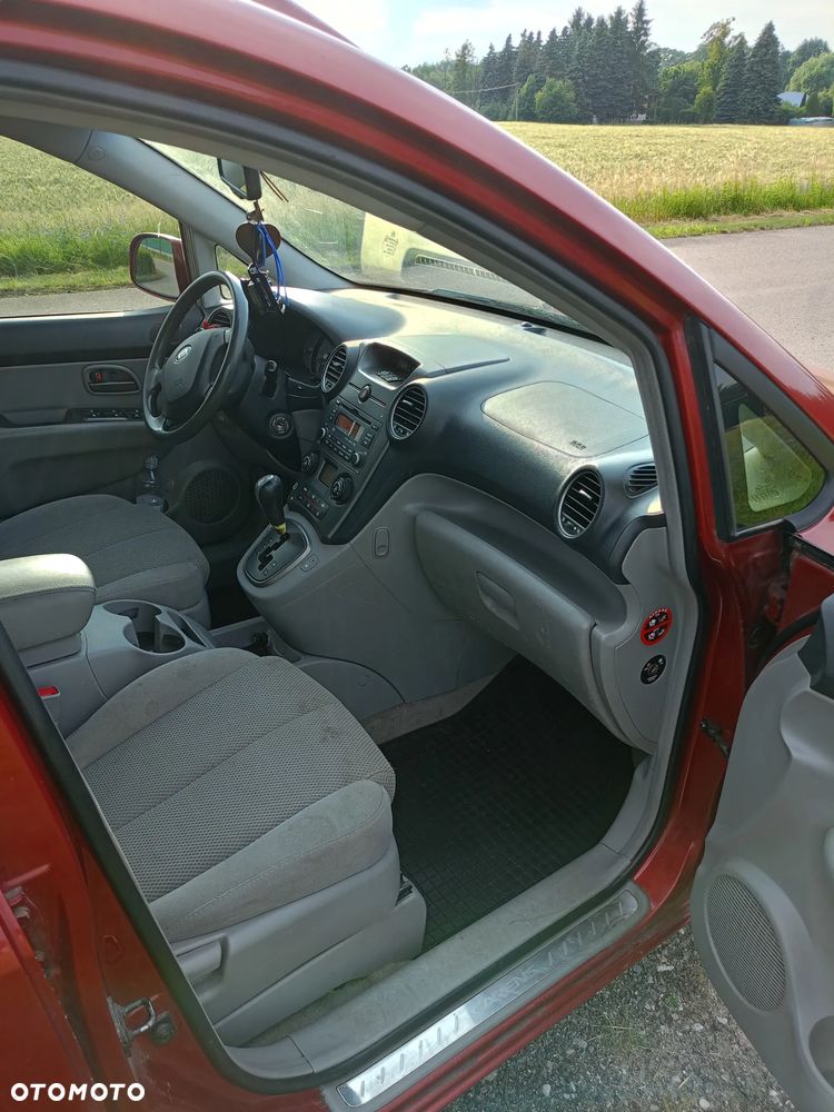 Kia Carens 2.0 EX - 10