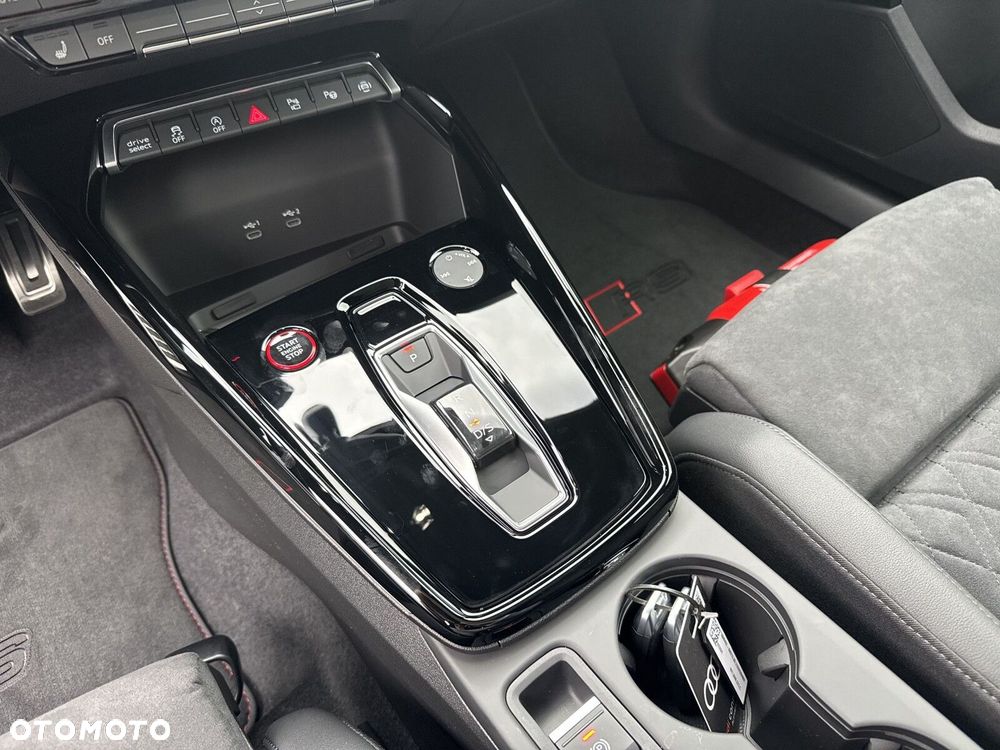 Audi RS3 Limousine - 16