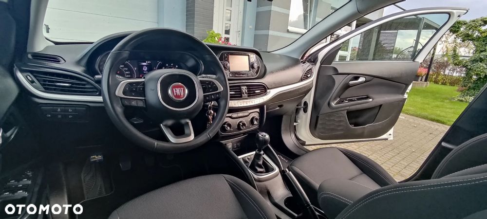 Fiat Tipo 1.4 T-Jet 16v Lounge - 25