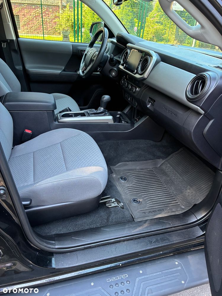 Toyota Tacoma - 25