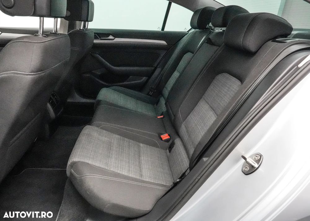 Volkswagen Passat 2.0 TDI DSG Comfortline - 15