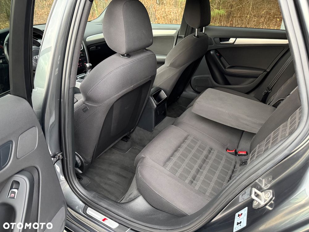 Audi A4 Avant 2.0 TDI DPF quattro S line Sportpaket - 17