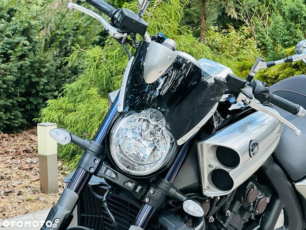 Yamaha V-MAX - 13