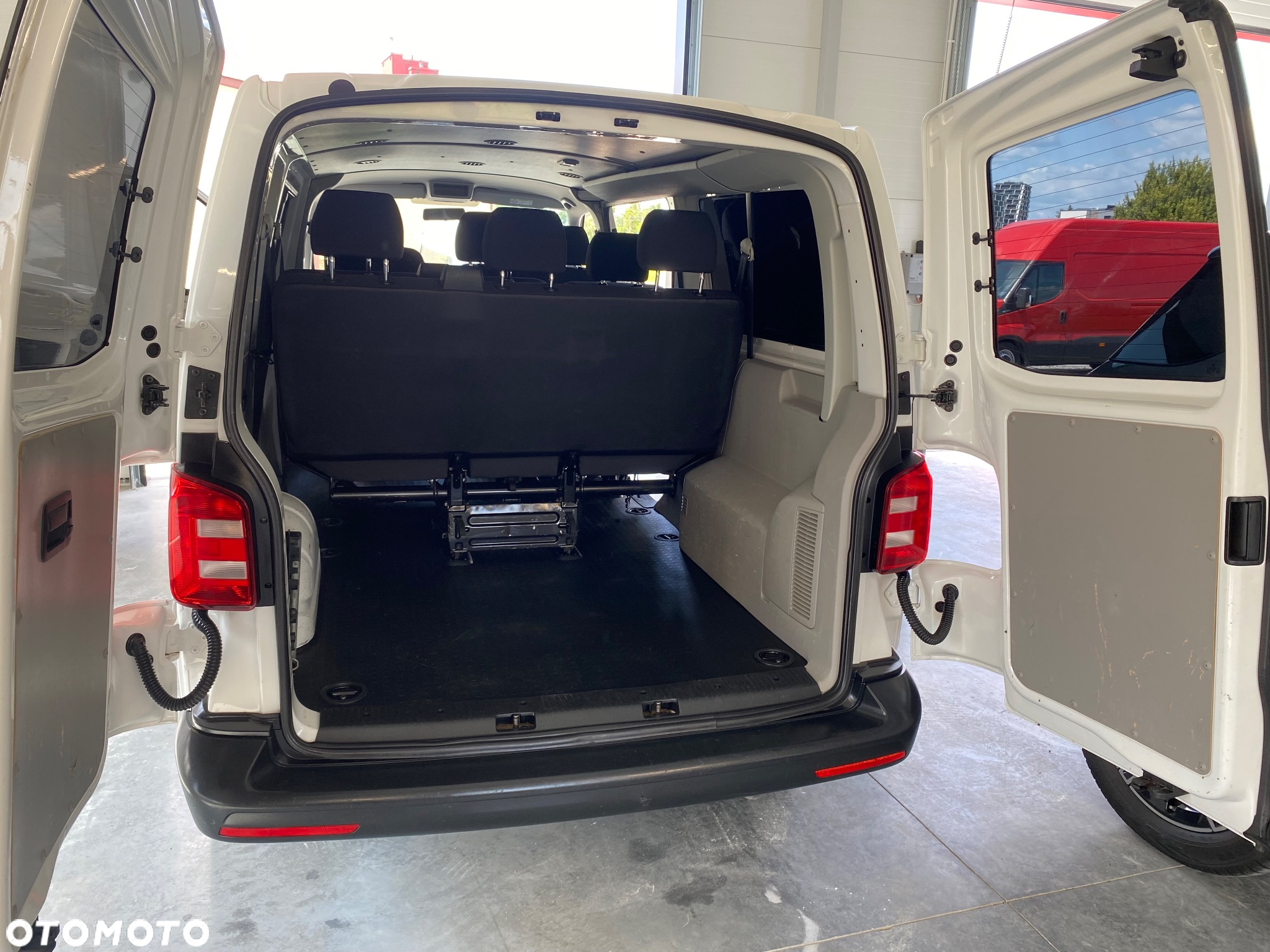 Volkswagen Transporter T6 TDI L2H2 - 15