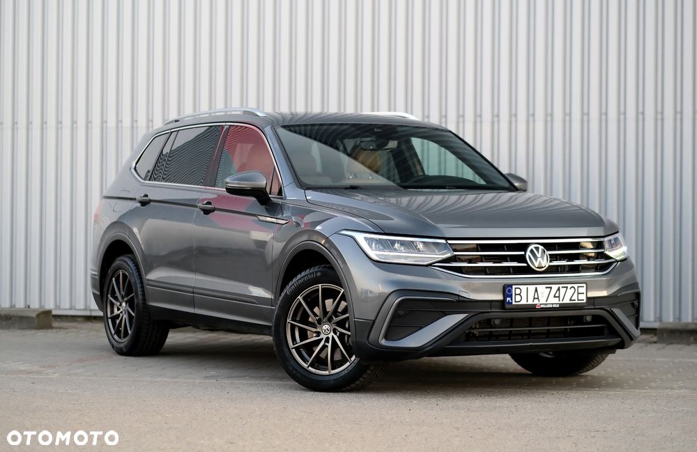 Volkswagen Tiguan - 1