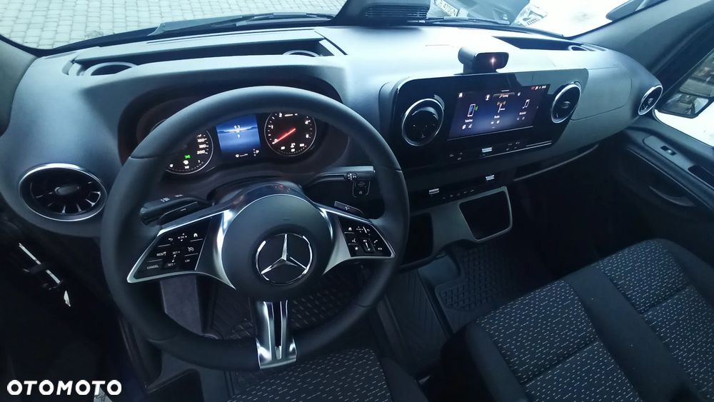 Mercedes-Benz Sprinter - 8