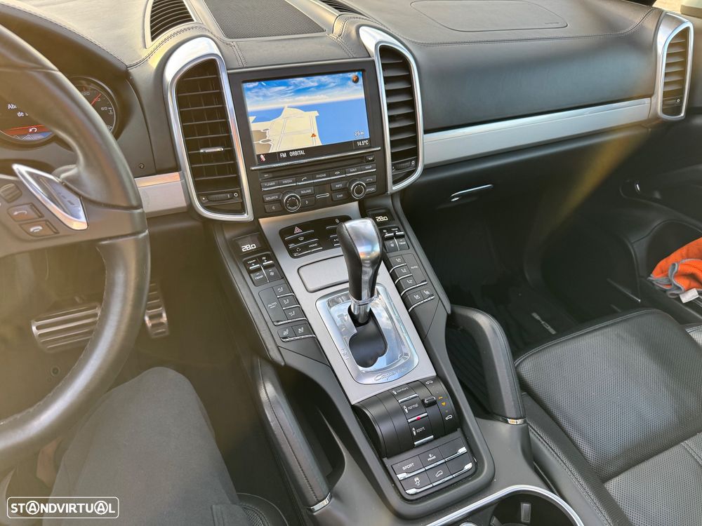 Porsche Cayenne S - 28