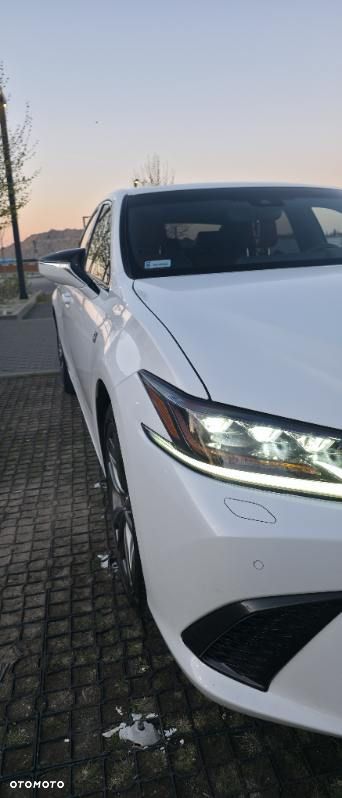 Lexus ES 300h F Sport - 2