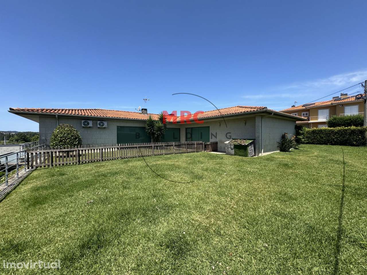 Moradia de Charme Térrea  V3 + V1 - Grande imagem: 2/39