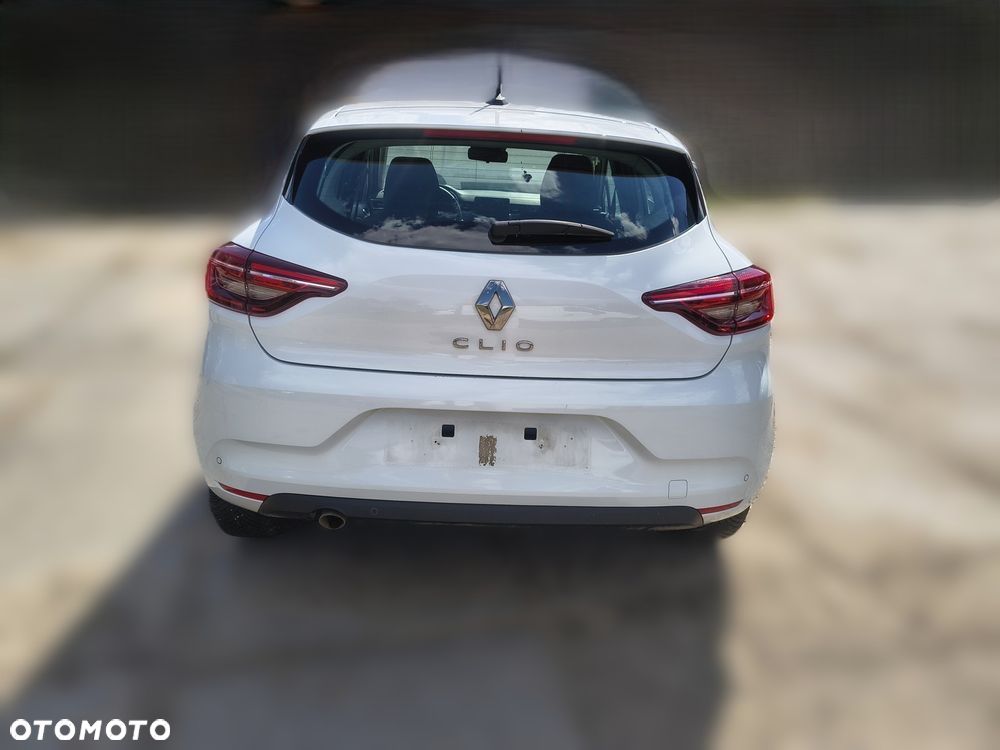 Renault Clio - 8