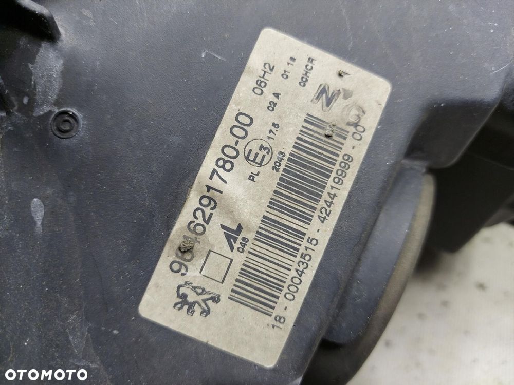 Lampa Prawy Przednia Przód Peugeot 307 - 3