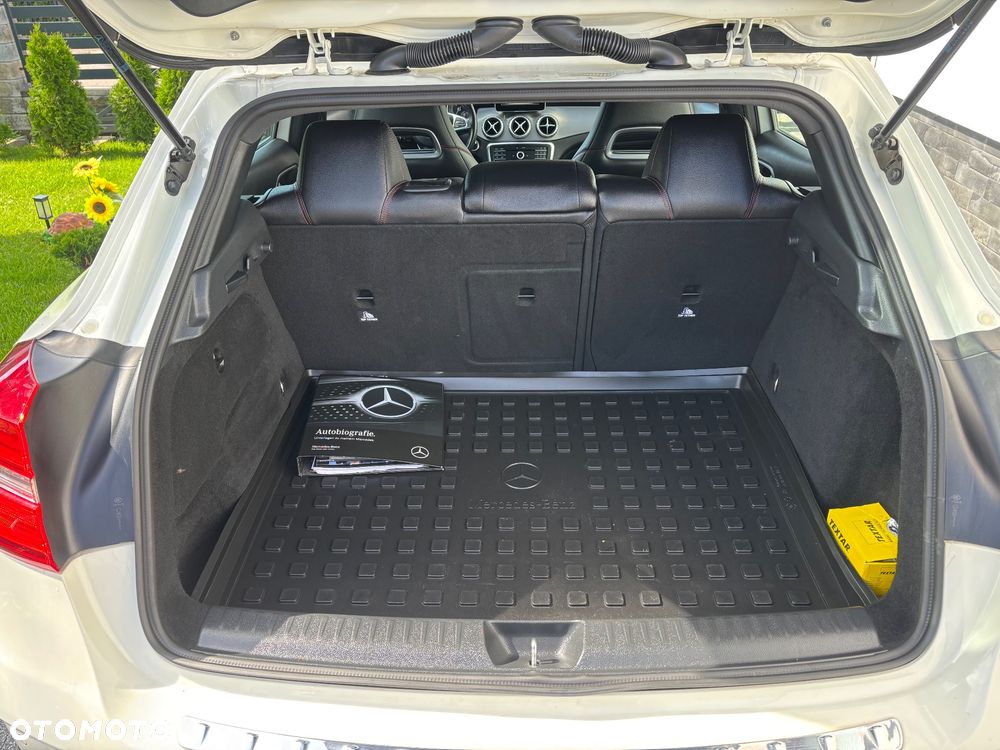 Mercedes-Benz GLA 180 AMG Line - 33