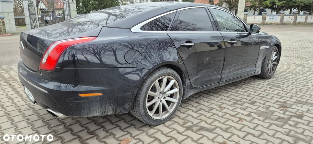 Jaguar XJ 3.0 D V6 Premium Luxury - 11