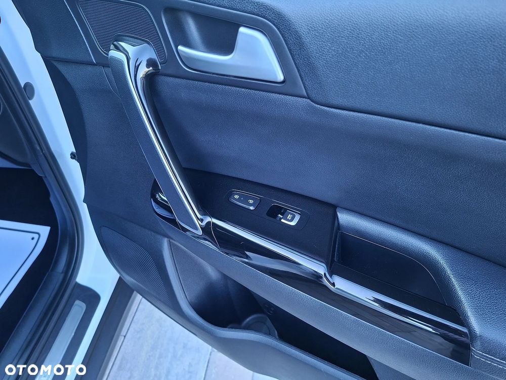 Kia Sportage - 16