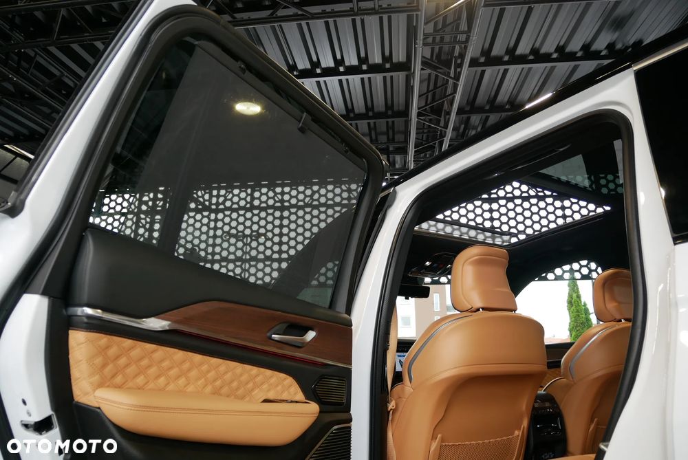 Jeep Grand Cherokee - 22