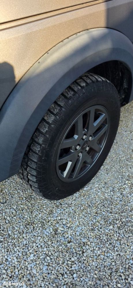 Land Rover Discovery - 32